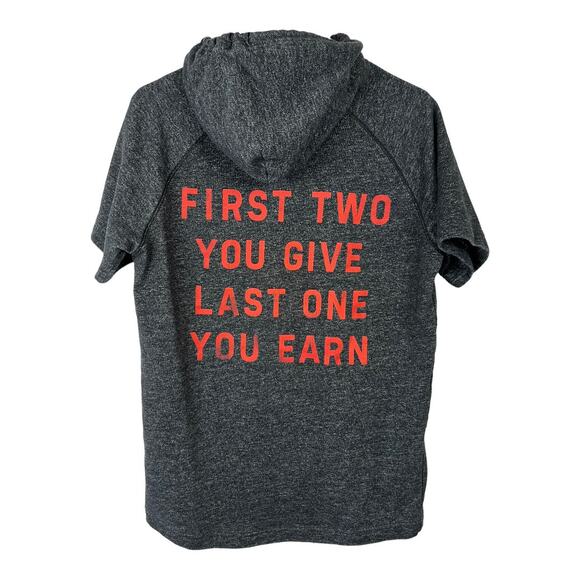 UNDER ARMOUR Project Rock Gray Short Sleeve Hoodie Blood Sweat respect Bull M - Picture 4 of 6